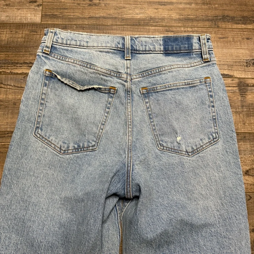 Abercrombie & Fitch The 90's Straight Ultra High-Rise Denim Jeans - Picture 9 of 13